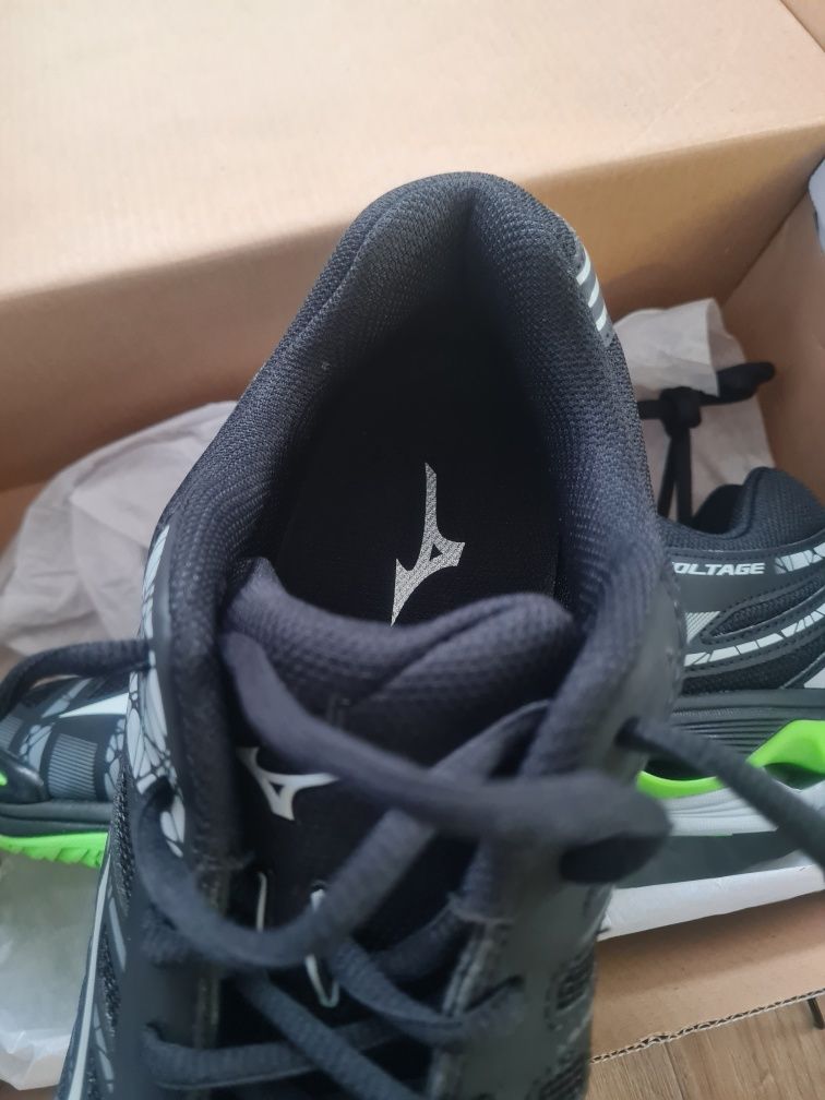 Маратонки Mizuno Wave Voltage