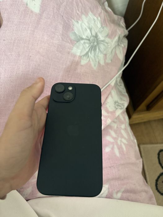 Vand iphone 15 baterie 91 la suta si are o pagta pe ecran