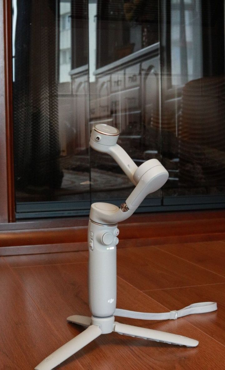 DJI OM5 Sistem de stabilizare pentru telefon