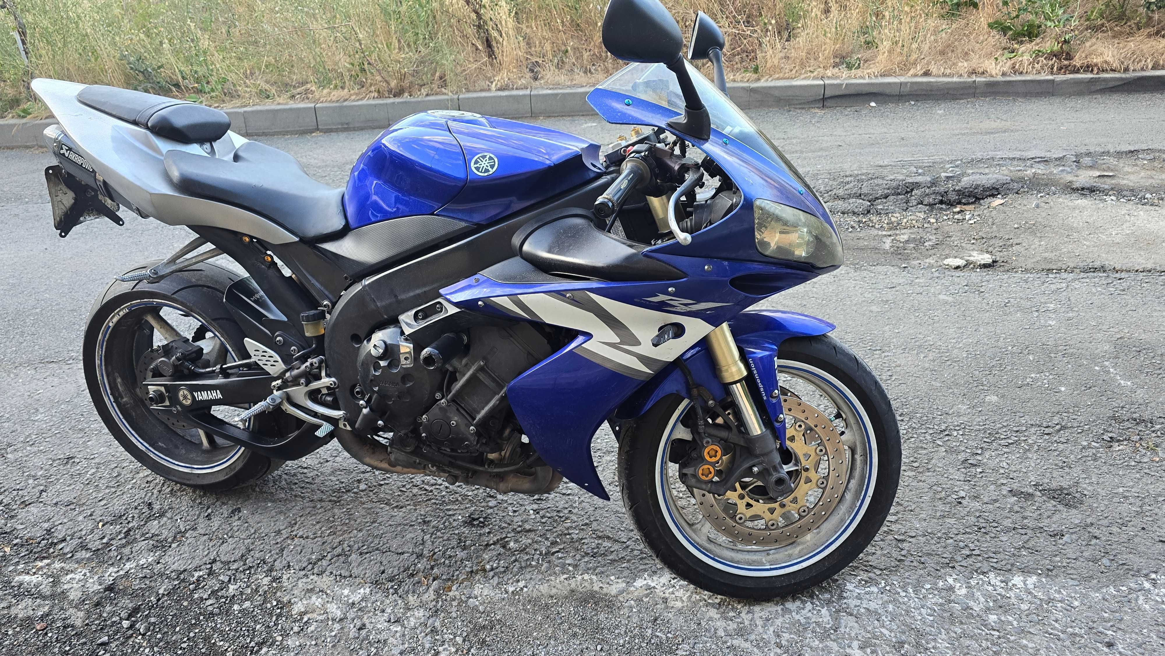 Yamaha YZF-R1 на части