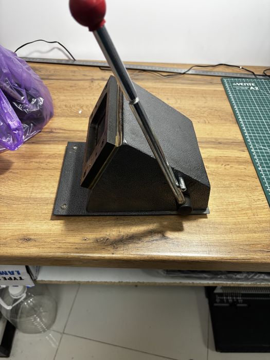 Вырубка для визиток