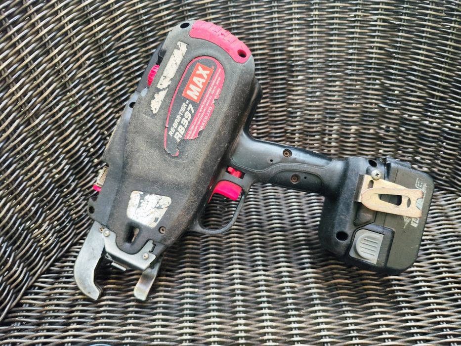 Pistol de legat fier beton Max 397