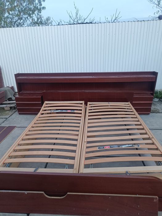 Vând dormitor complet fără mobilă