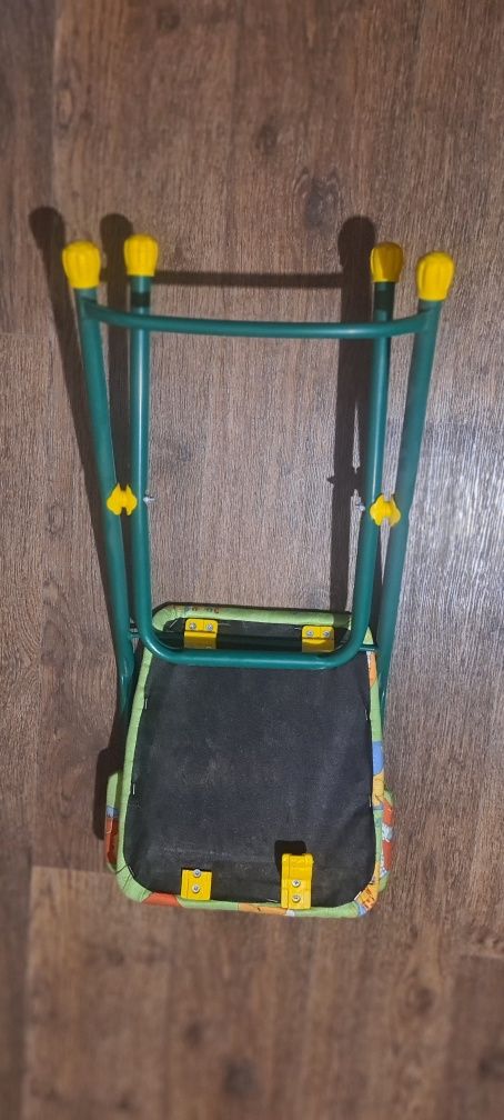 Продам раскладной детский стульчик недорого. За 4000 тг.