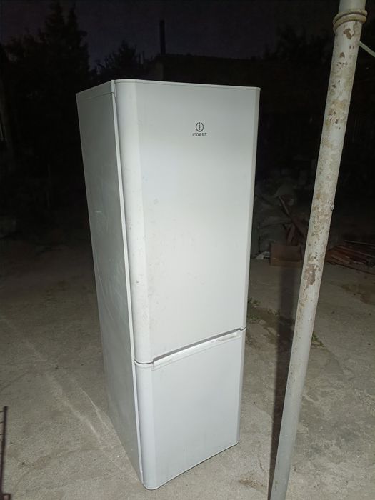 Холодильник Индезит двухкамерный