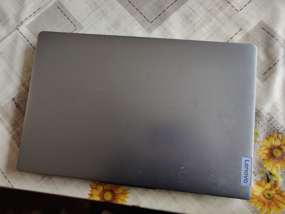 Lenovo ideapad slim 3 15ian8