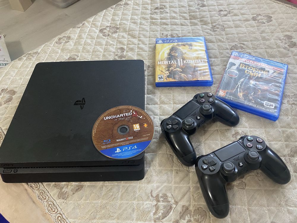 Продам PS4 SLIM 1-TB