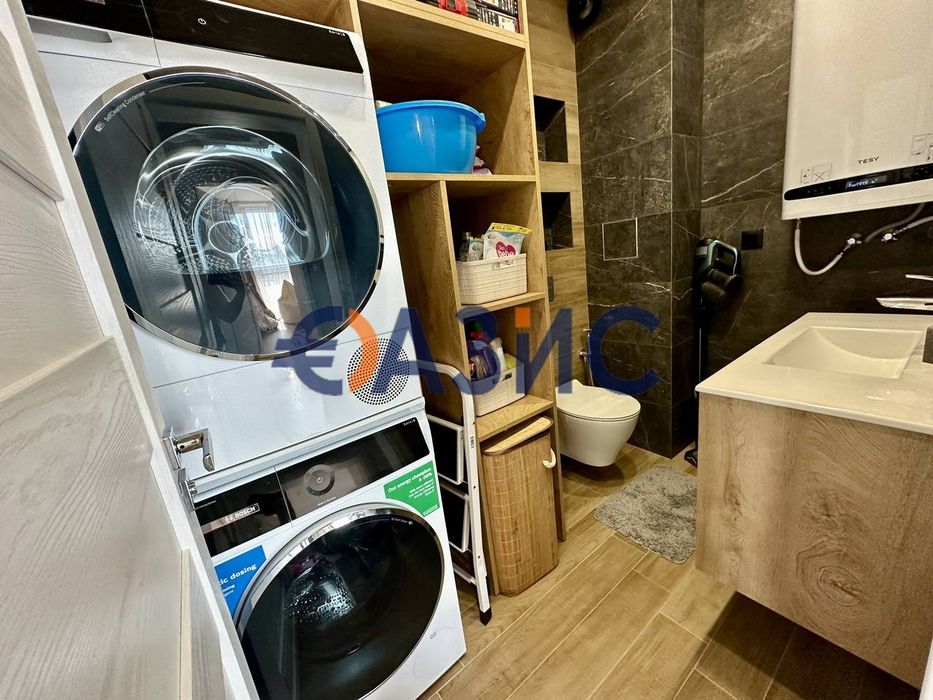 Продава се Тристаен апартамент в Бургас, Сарафово - 109 кв.м за 3303 €/кв.м - Снимка #13