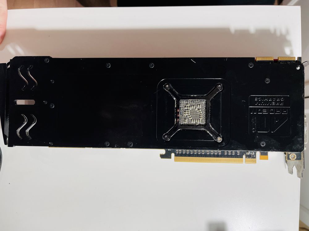 AMD ATI Radeon HD 5870 Premium graphics