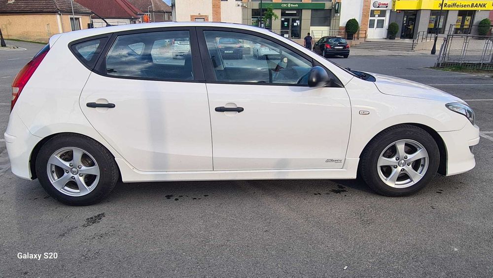 hyundai  i30, 2012, benzina,1.4,aspirat,109 CP, inmatriculat,163000 km