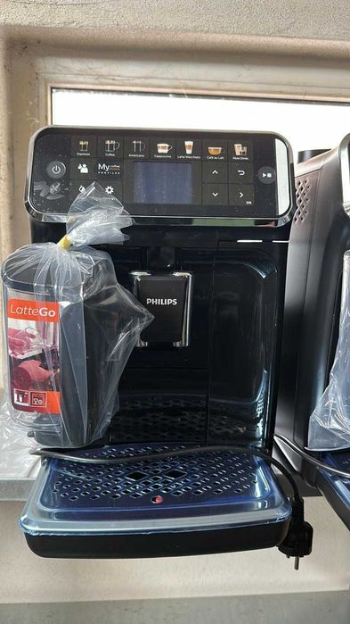 Espressor Philips Latte Go, seria 5400, 2200 lei