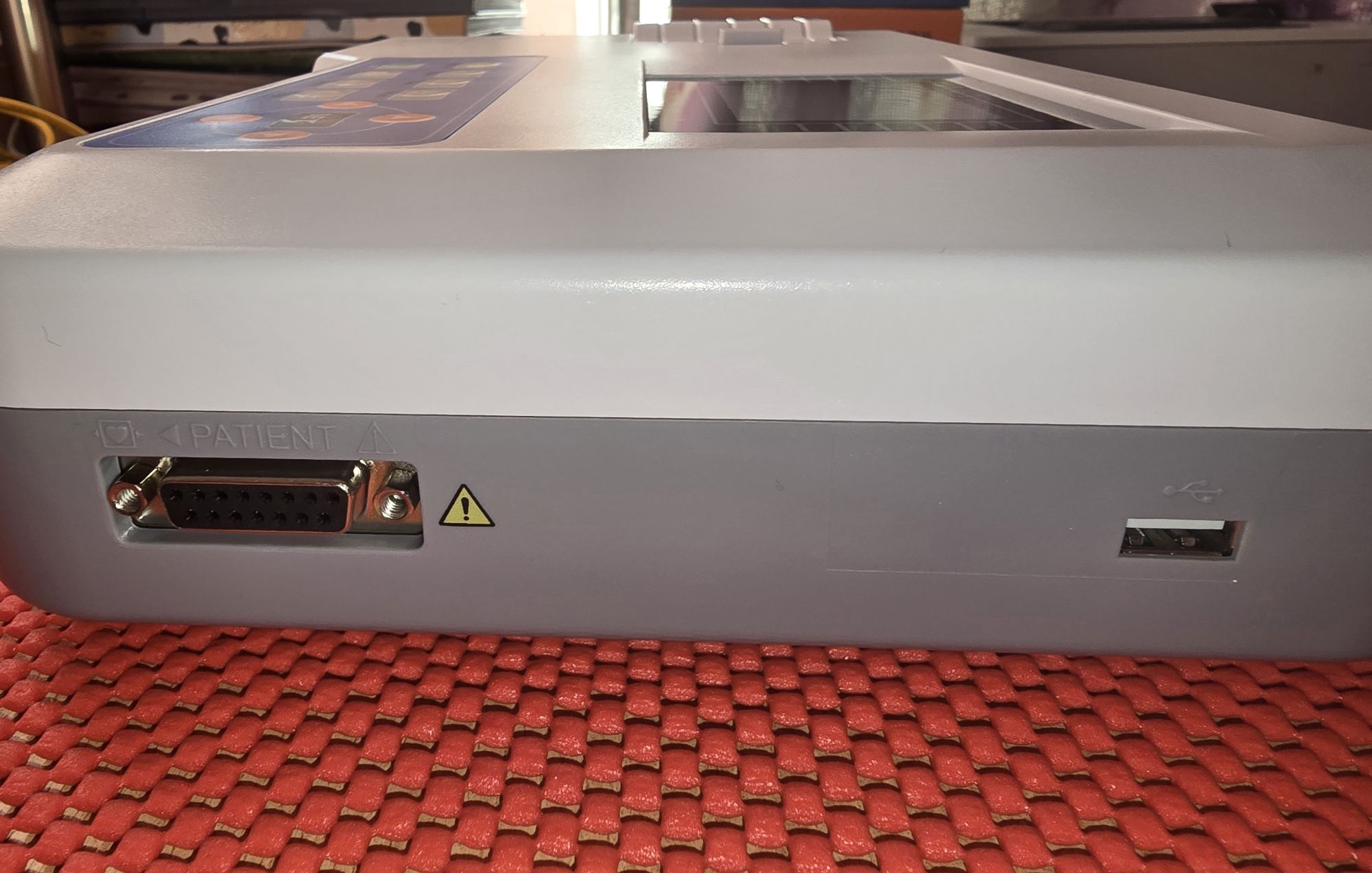 Ветеринарен ЕКГ апарат Contec ECG100G-Vet
