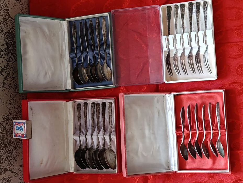 Ложки вилки ножи СССР мельхиор , нержавейка