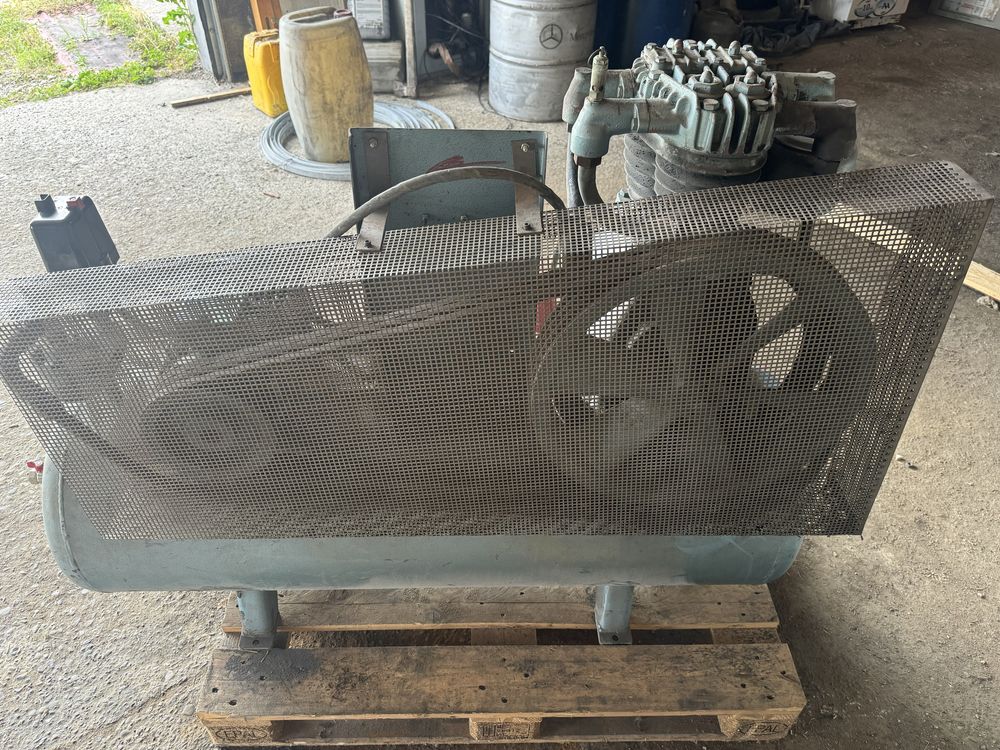 Compresor aer 3 kw 200 l