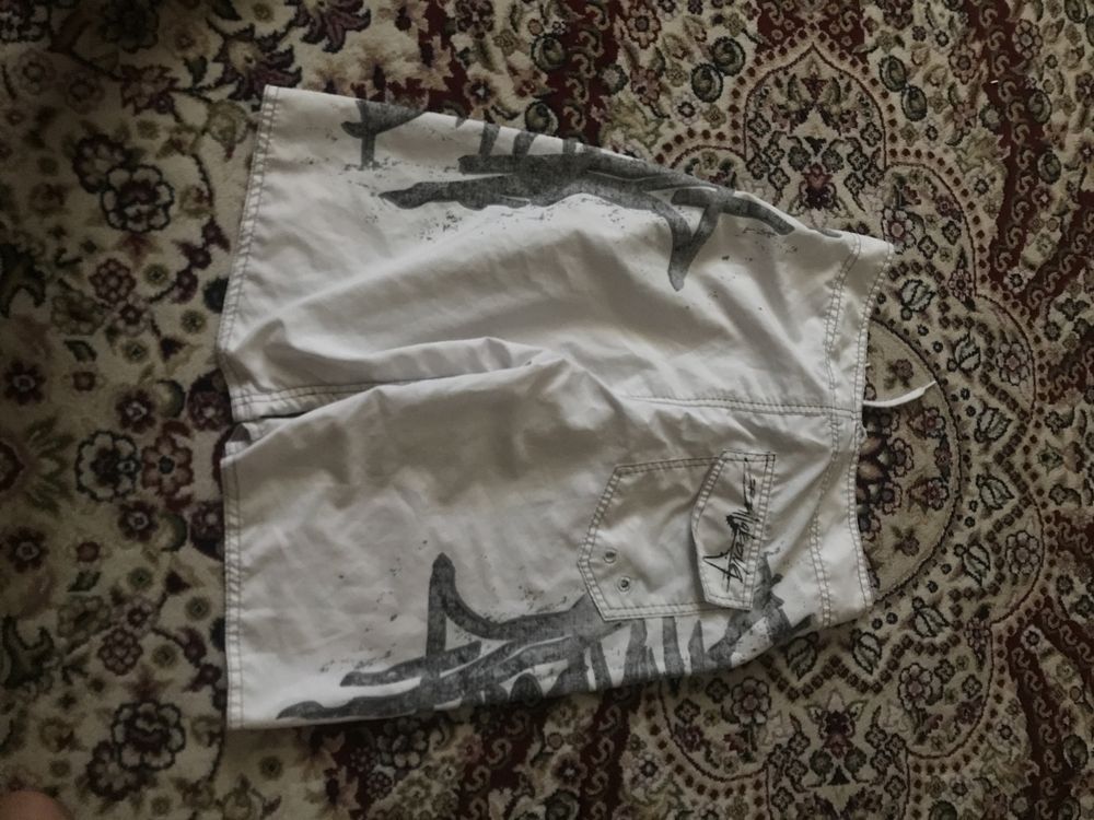 Легкие шорты billabong