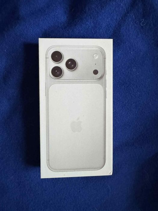 iPhone 17 pro max blue