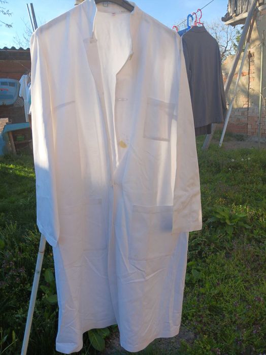 Vand halate albe si colorate