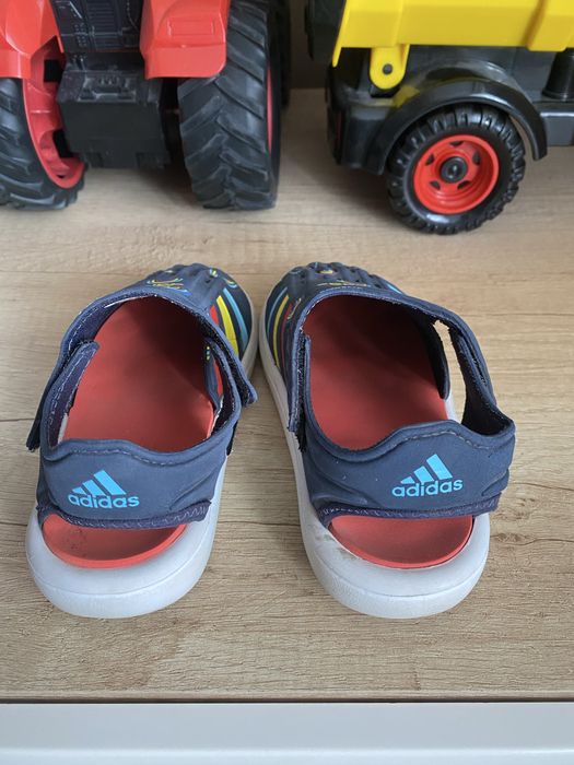Сандали adidas унисекс 27 номер