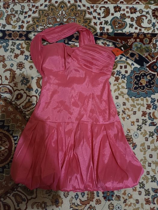 Продам платье красивую