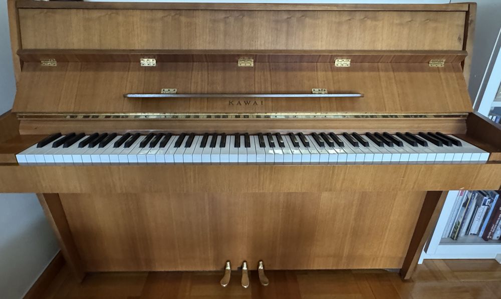 Pianina acustica Kawai