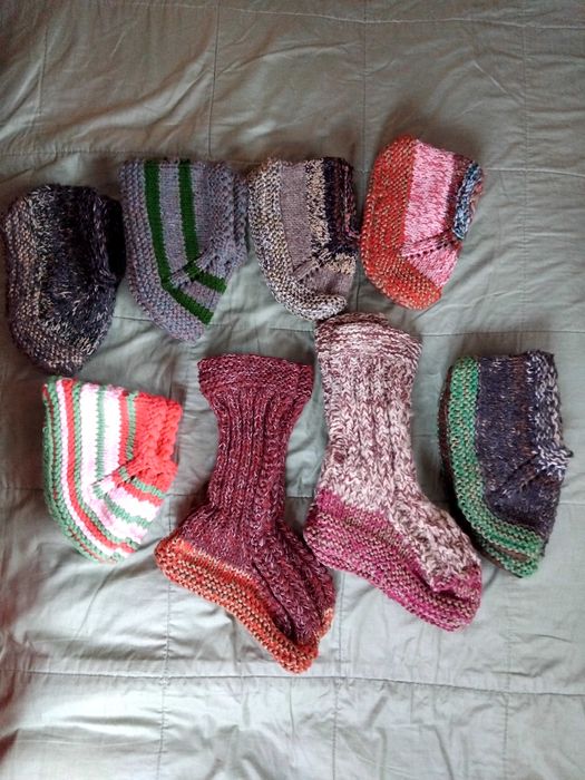 Ръчно плетени чорапи и терлици, 5лв  за брой