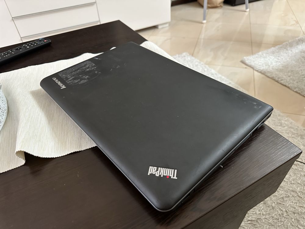Лаптоп Lenovo E540 Windows 11 Pro 8GB Ram 128GB SSD Intel I3 Перфектен