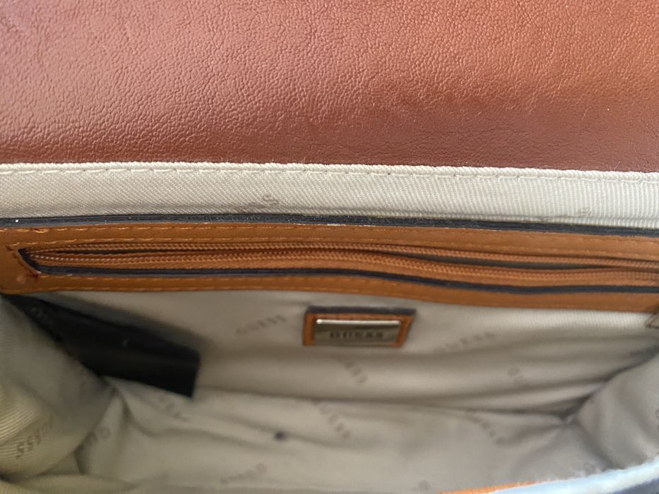 Кожена чанта Guess