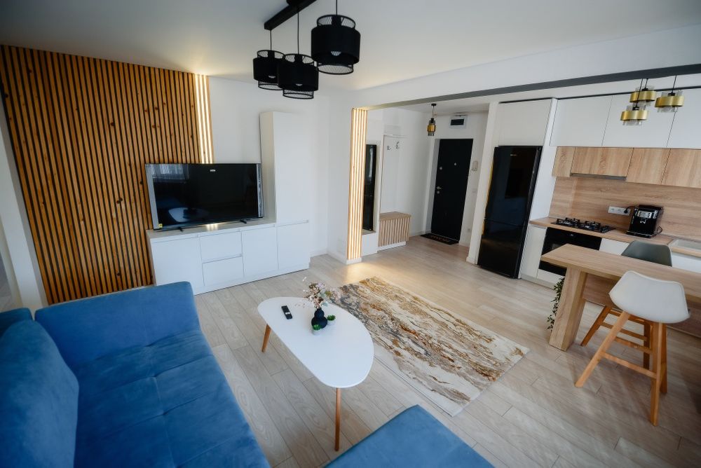 Închiriez apartament ultracentral 2 camere /etajul 2/modernizat