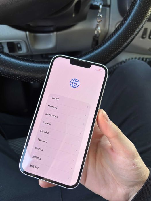 Vand iphone 13 pentru piese in stare foarte buna