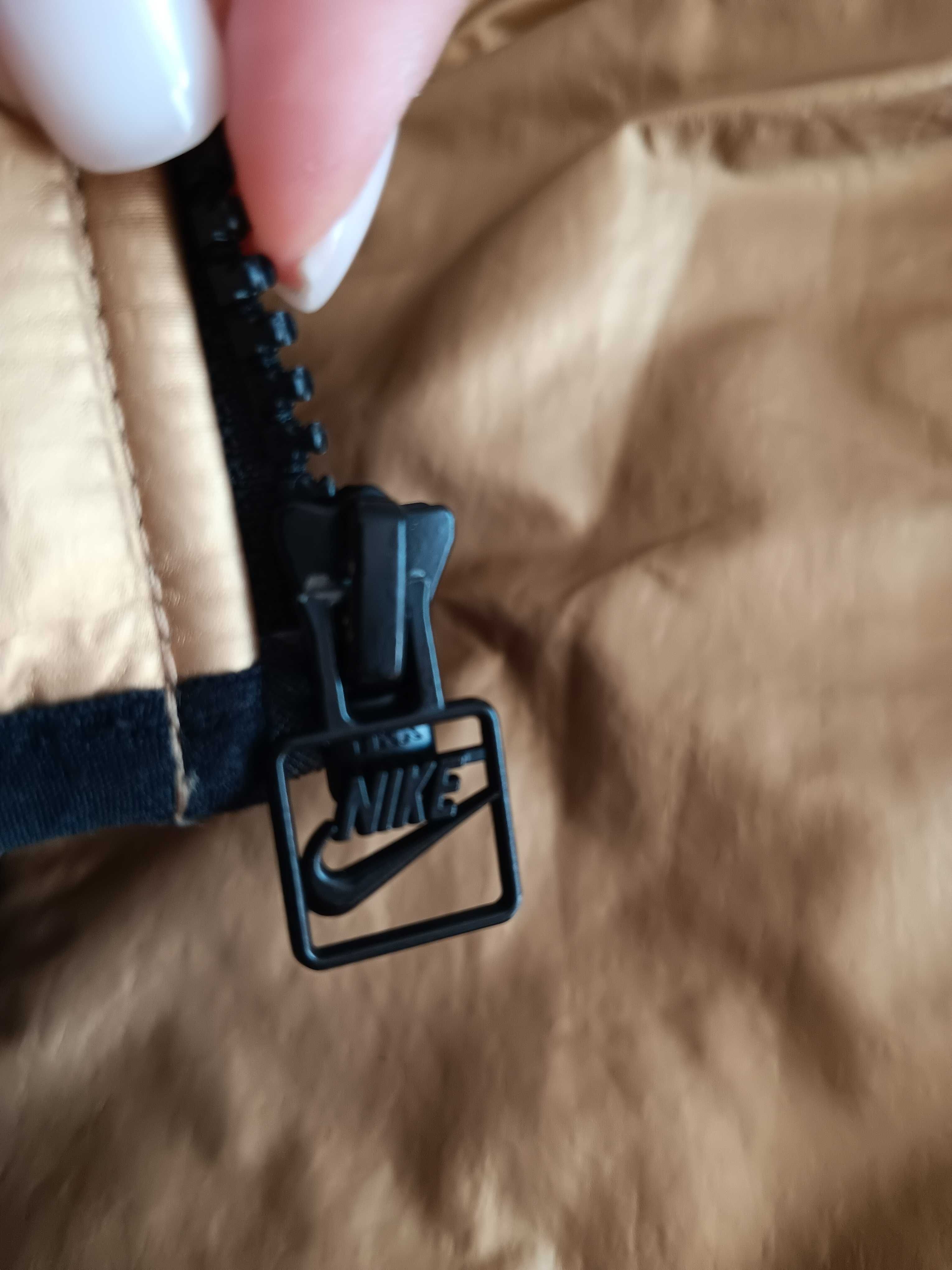 Яке NIKE оригинал номер S