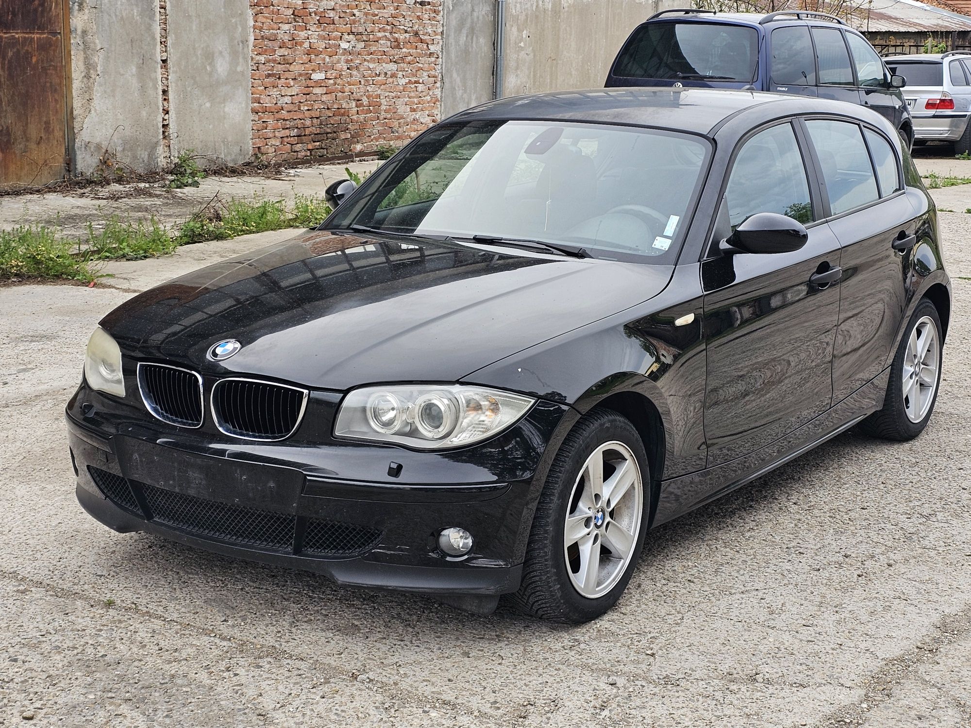 Бмв 118д 118d e87 на части 122кс фарове с лупи черен таван