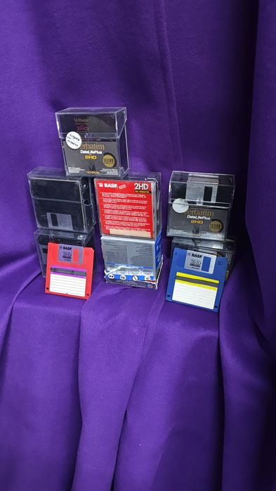 Дискеты 3'5 в отличном состоянии -70 штук