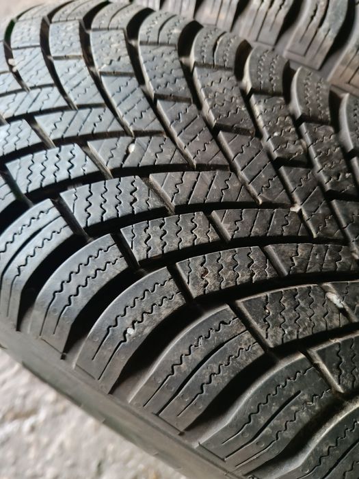 Зимни гуми -16цола -215/65-1бр.-70лв."NEXEN"