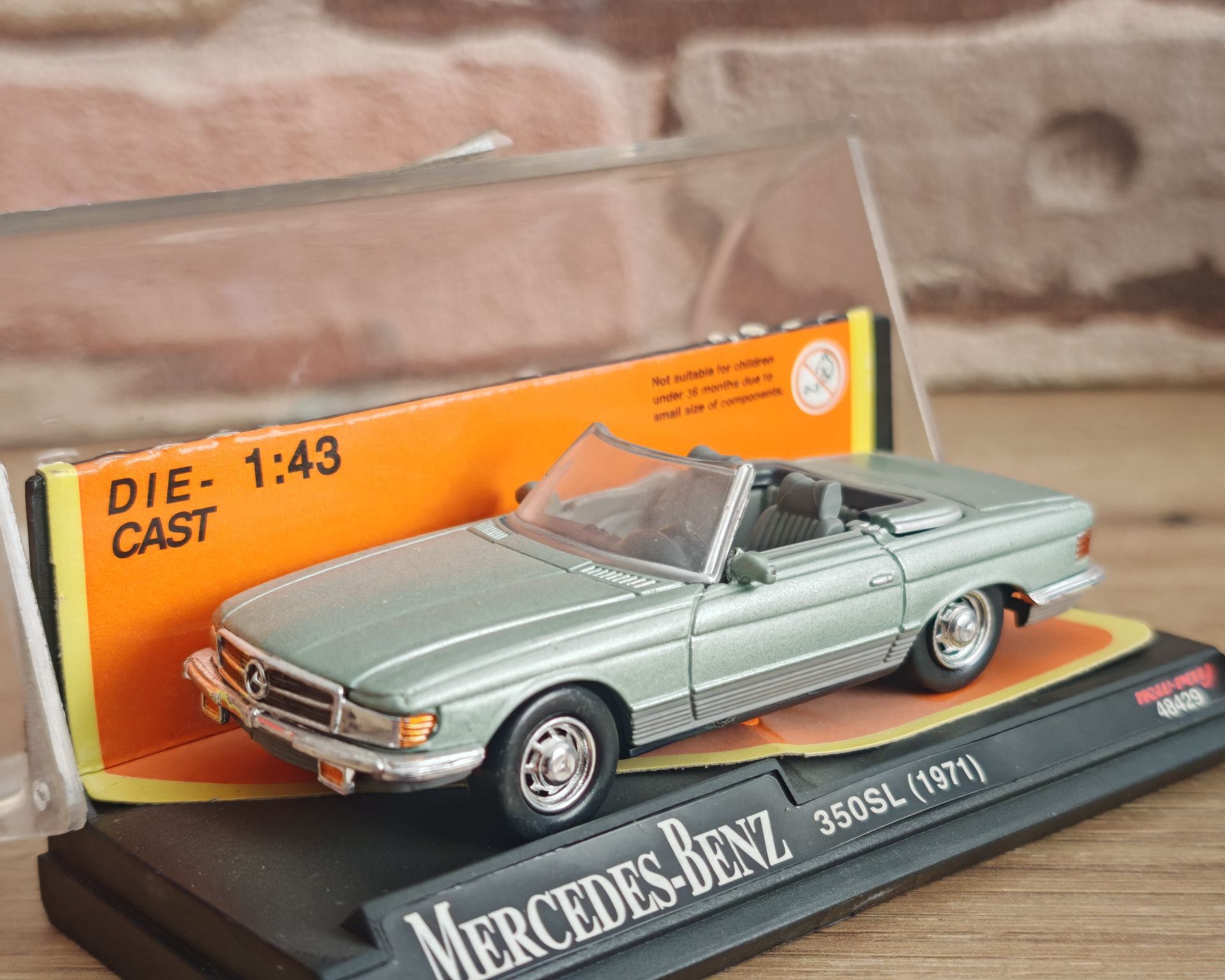 Колекционерски модел Mercedes-Benz 350 SL (1971) 1:43 - New Ray