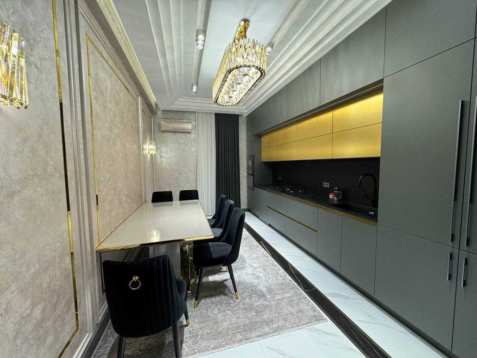 Yakkasaroyda 3 xonali yangi kvartira, 160 m², remont mebel va texnika