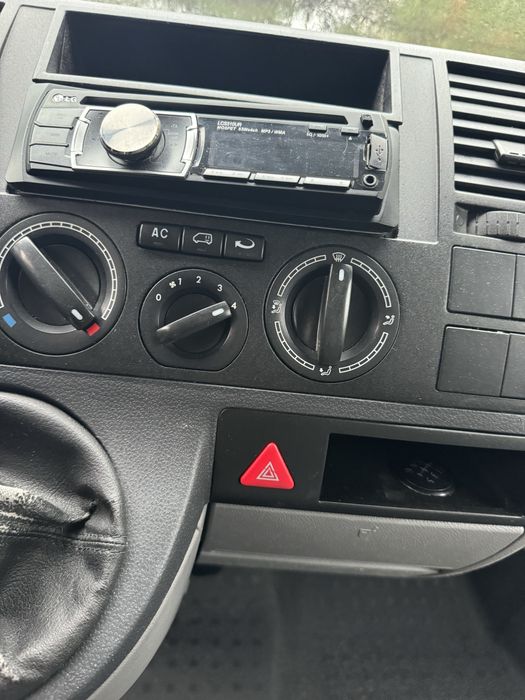 Volkswagen Caravelle T5 8+1 locuri