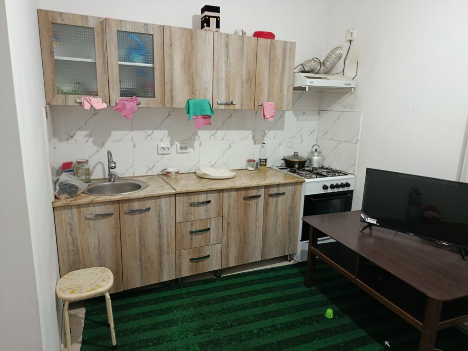 Olmos mahallada sheriklikka 16 etajkada 3 xonali uyni 2 ta xonasini ij