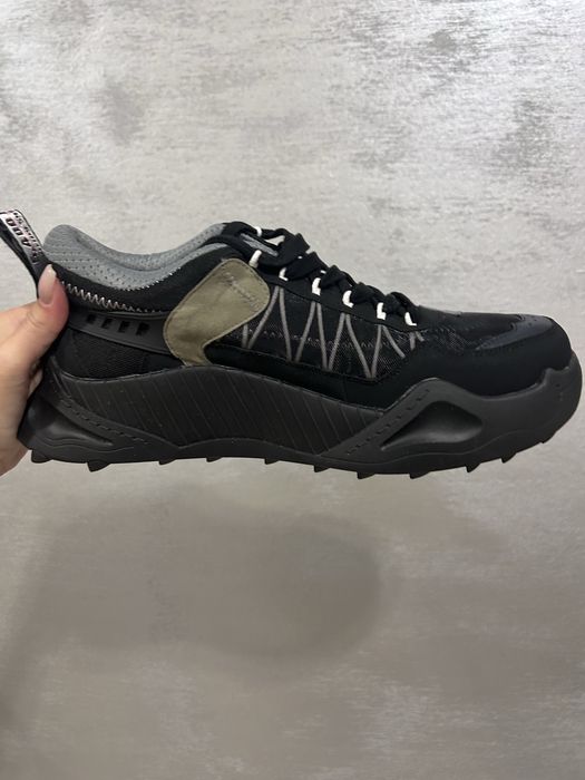 Off white 43 черни
