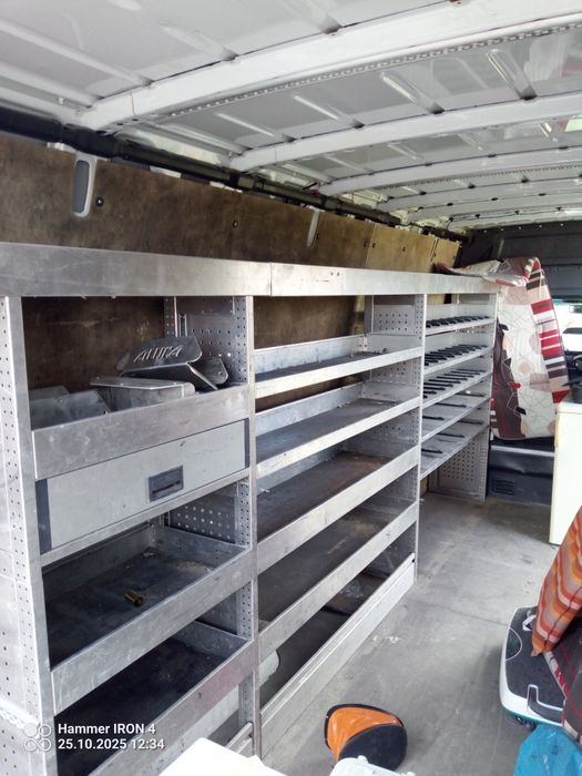 Стелаж за бус или работилница