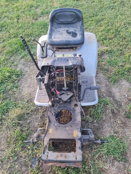 Sasiu tractoras tuns gazon .
Bun pentru proiect motocultor sau altele.