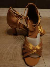 Обувки за латино , салса или спортни танци