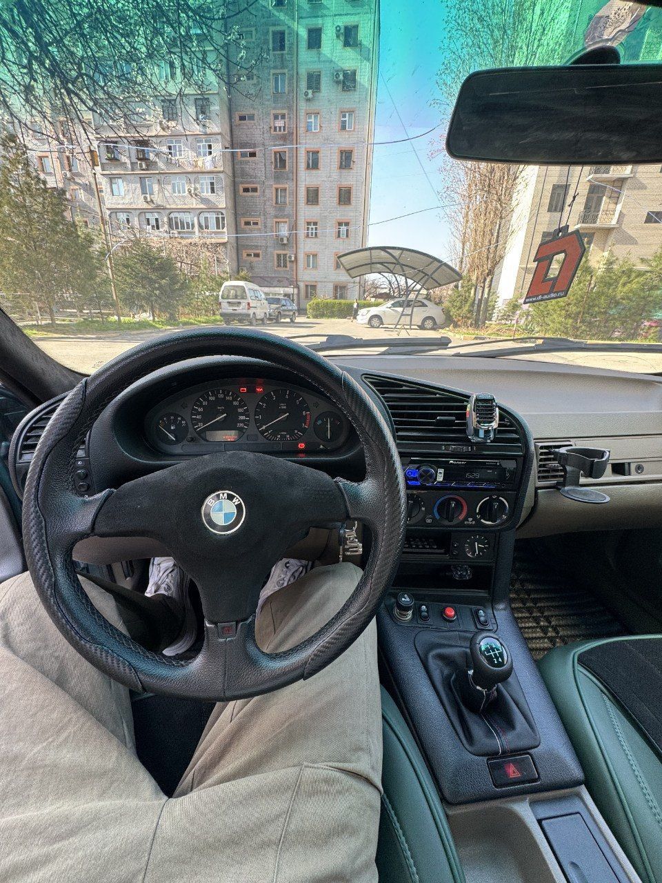 Продаю BMW E36 318i