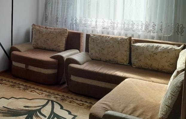 Бесплатно Диван с креслой