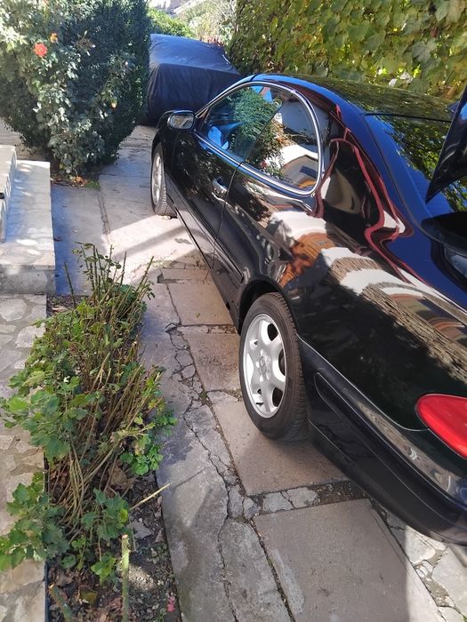 Vând Mercedes clk w208