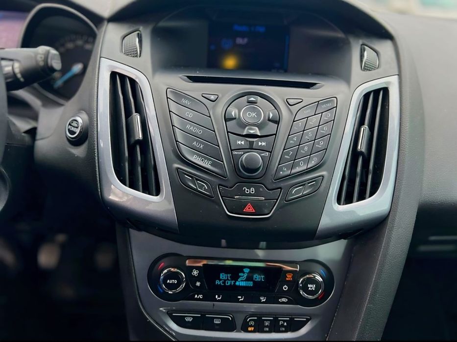 Ford focus benzina 1000 c.c  125 c.p