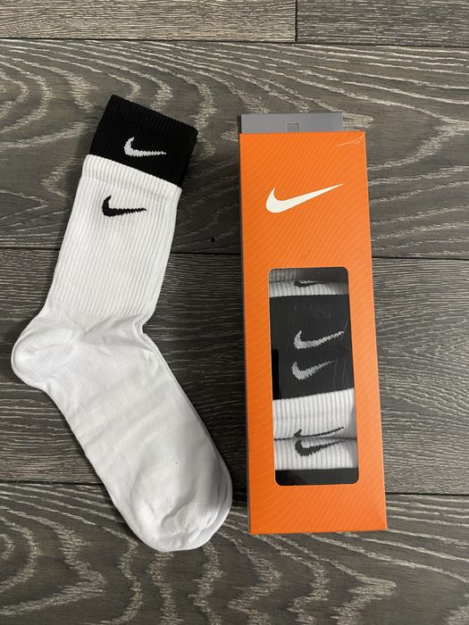 Sosete nike model nou 5 la set 70 lei