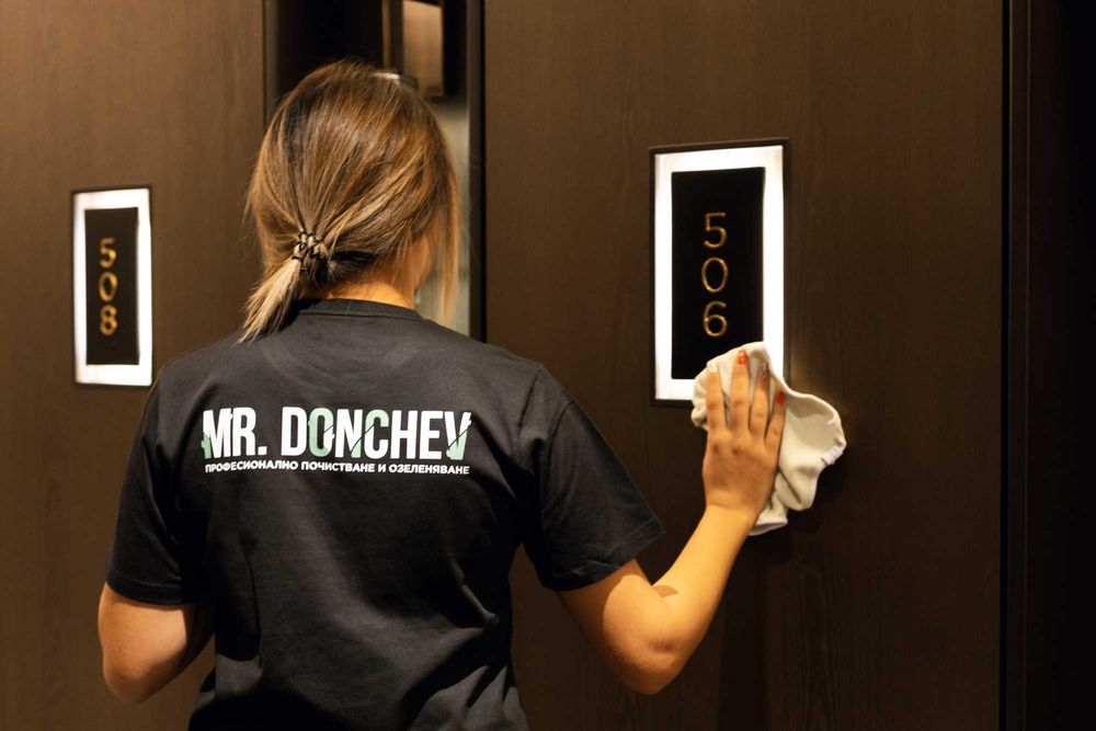 Почистване на офиси и апартаменти  от Mr. Donchev