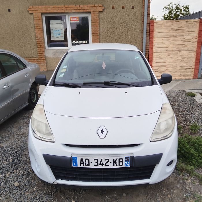 Oglinda stanga 2 usi Renault Clio 3 Facelift an 2009-2015