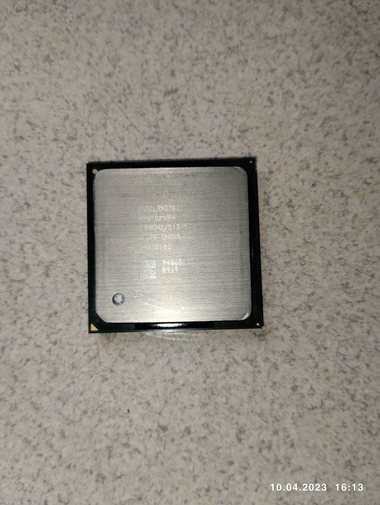 Vând procesor Intel Pentium 4 2.80Ghz