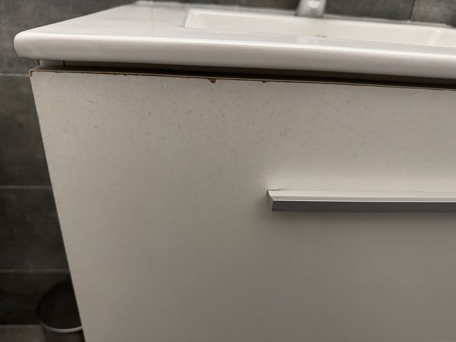 Mobilier baie + lavoar + baterie + dulap cu oglinda